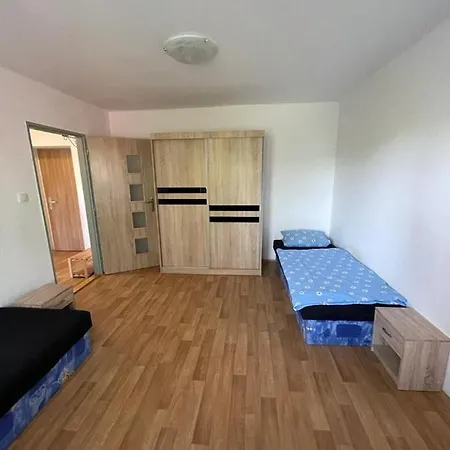 - Skolni Apartment Chomutov