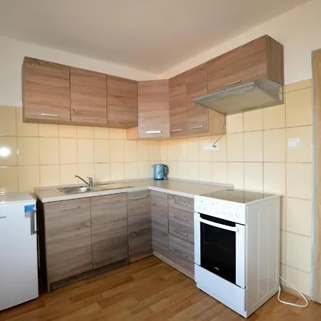 - Skolni Apartment