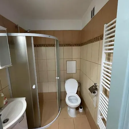 - Skolni Apartment Chomutov