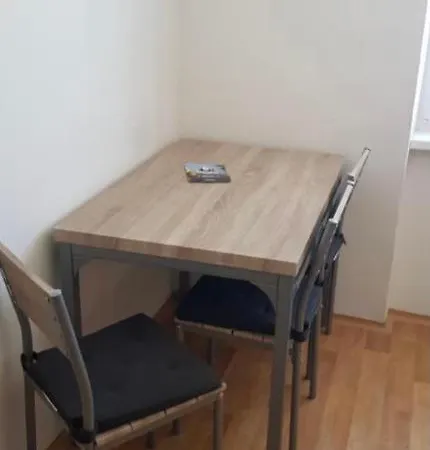 شقة - Skolni