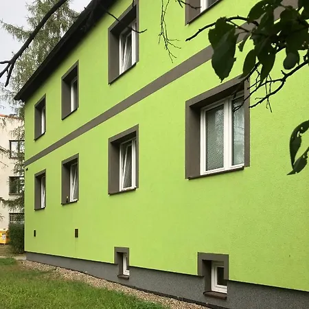 - školní Apartamento Chomutov