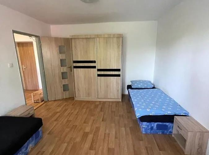 - školní Apartamento Chomutov