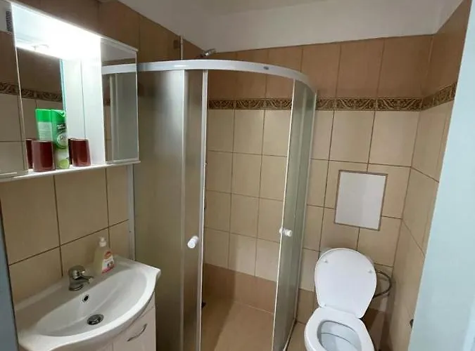 - Skolni