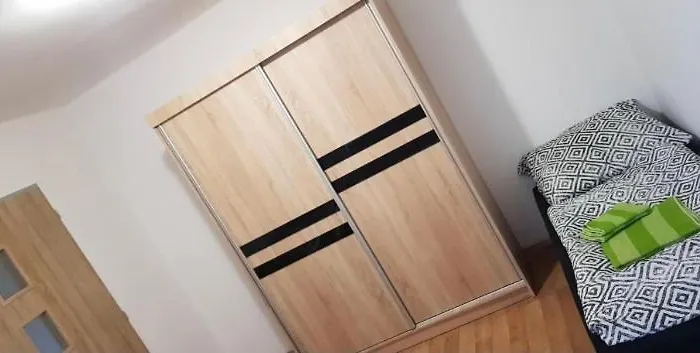 Apartament - Skolni